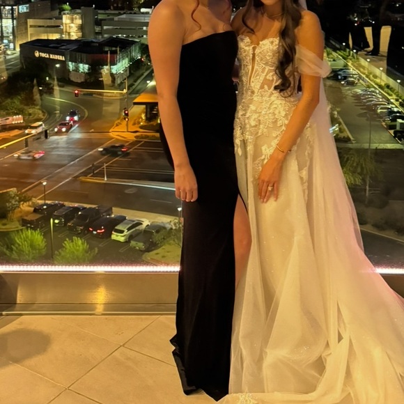 Azazie Larisa Velvet Dress Size 8/Medium Black Long Dress - Picture 16 of 16